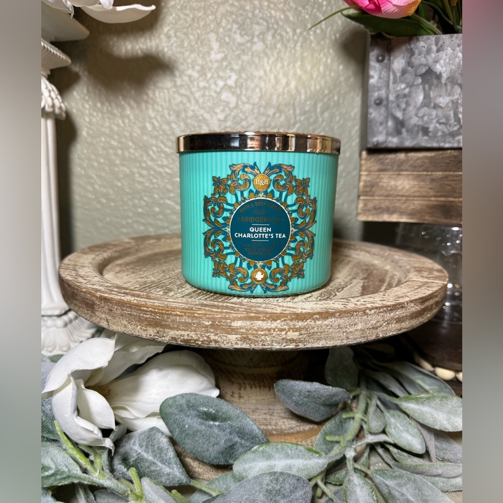 ⭐️ ✨Queen Charolettes Tea Bridgerton Collab Candle by Bath & Body Works ⭐️ ✨